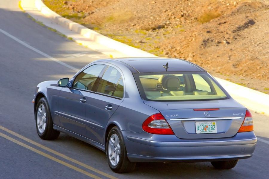  Mercedes-Benz E320 BlueTEC 2007 года  (фото 41 из 76)